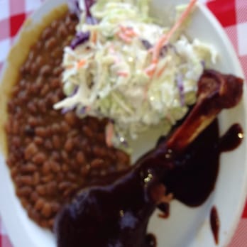 Lake Chelan Winery - Don't mind if i eat all the BBQ - Wineries Near Me - Chelan, Washington