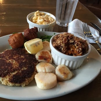 Skipper's Fish Camp - Crab and Scallop Platter - Seafood Near Me - Darien, Georgia