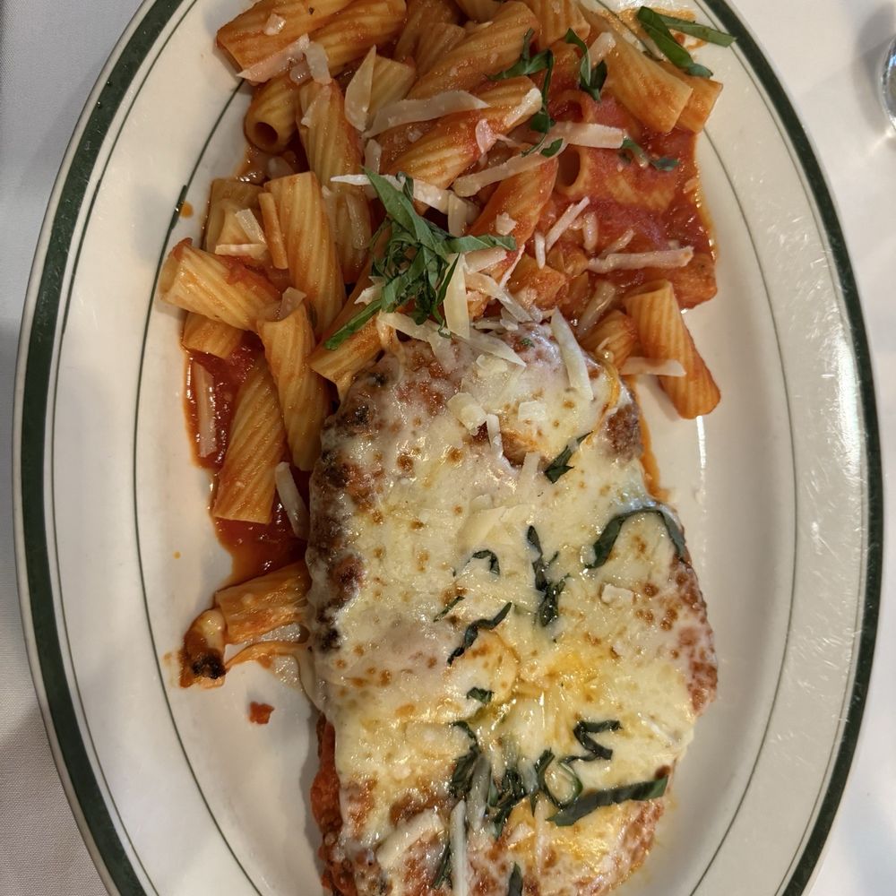 Chicken Parmesan with Rigatoni Chicken Parmesan with Rigatoni