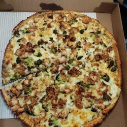 Chicken Alfredo Pizza