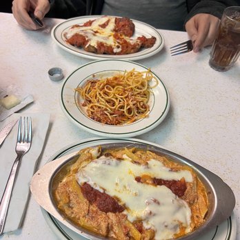 Sam's restaurant - Baked ziti, spaghetti marinara and chicken parmigiana. - Italian Near Me - Brooklyn, New York Sam's restaurant - Baked ziti, spaghetti marinara and chicken parmigiana. - Italian Near Me - Brooklyn, New York