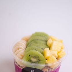 Good Fork - Dragonfruit Bowl with our delicious gluten-free granola