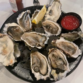 Boxing Crab - A dozen oysters with cocktail sauce - Seafood Near Me - San Diego, California
