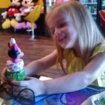 King Donut - Loving Minnie Mouse - Donuts Near Me - McKinney, Texas King Donut - Loving Minnie Mouse - Donuts Near Me - McKinney, Texas