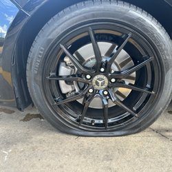 GooGoo Car Wash - Valve stem tip COMPLETELY BROKEN OFF and a flat tire