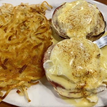 Sam's Place - Eggs Benedict with hash browns - New American Near Me - Novato, California Sam's Place - Eggs Benedict with hash browns - New American Near Me - Novato, California