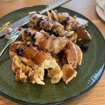 Complicated Pilgrim - Blueberry pancakes - New American Near Me - Memphis, Tennessee