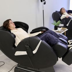 Simply Wellness - Get a massage while you relax and rejuvenate--IV therapy in comfort at Simply Wellness!