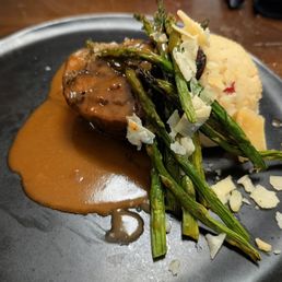 6oz filet with mashed potatoes and asparagus 6oz filet with mashed potatoes and asparagus