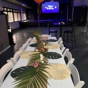 Bside - Lounges Near Me - Honolulu, Hawaii
