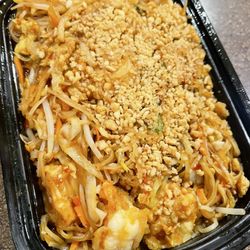 Tang's Pacific Bistro - Pad Thai shrimp