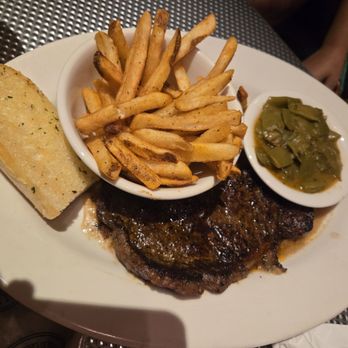 Razzoo's Cajun Cafe - Cajun Ribeye with fries, green beans and garlic toast - Cajun/Creole Near Me - Concord, North Carolina