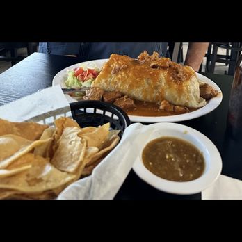El Tepeyac Cafe - Hollenbeck burrito pork. Chips and salsa - Mexican Near Me - Whittier, California El Tepeyac Cafe - Hollenbeck burrito pork. Chips and salsa - Mexican Near Me - Whittier, California