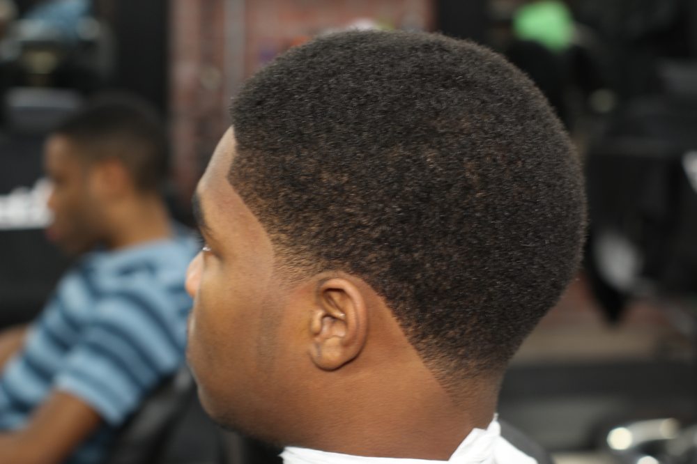 Debonair grooming club Logo