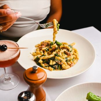 The Beehive - Dining, dancing, and deliciousness all in one spot. - American Near Me - Boston, Massachusetts The Beehive - Dining, dancing, and deliciousness all in one spot. - American Near Me - Boston, Massachusetts