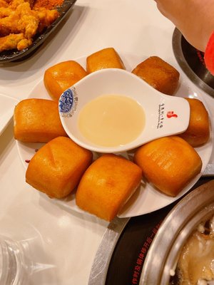 Liuyishou Hotpot by null