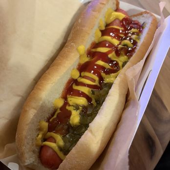 Pretty Odd Wieners - Yellow mustard, Ketchup and Relish on all beef dog - Food Trucks Near Me - Tahoe Paradise, California