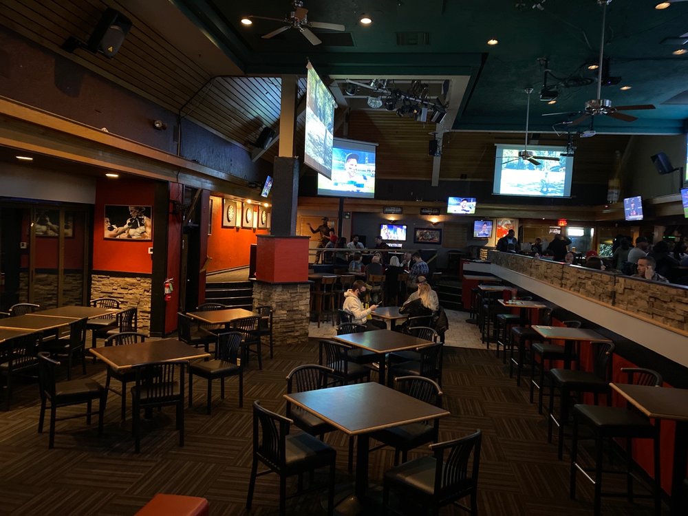 Uptown Sports Bar, Albuquerque Roadtrippers