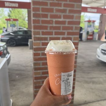 Wawa - Strawberry banana smoothie - Convenience Stores Near Me - Windsor Mill, Maryland