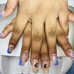 Davi Nails Donna - Acrylic False Nails with Gel (Shellac) Designs and Stones