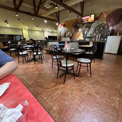 Braum's - Dining room