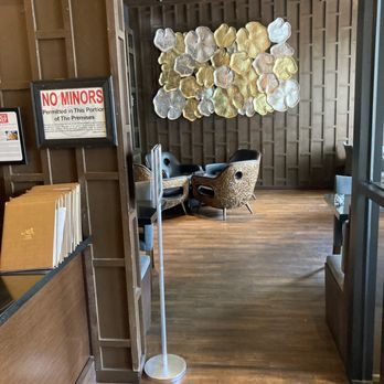 Noi Thai Cuisine - bar seating - Thai Near Me - Bend, Oregon