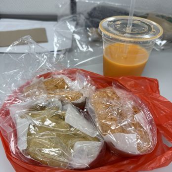 Elite Experience: Kam Hing Bakery - Baxter St - Sponge cakes and Thai tea drink - Yelp Events Near Me - New York, New York