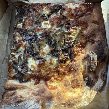 Erewhon Manhattan Beach - Grocery Near Me - Manhattan Beach, California