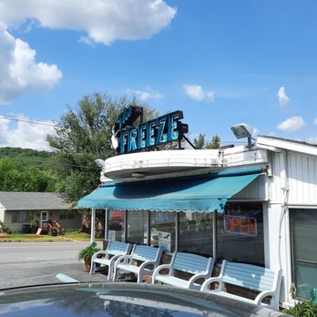 Freeze - The front of the building - Ice Cream & Frozen Yogurt Near Me - Schuylkill Haven, Pennsylvania