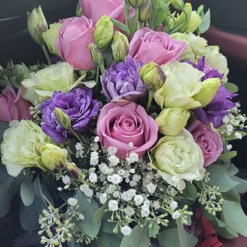 Forever Elegant Flowers - The flowers can sit well and safe perfectly in my car. - Florists Near Me - San Jose, California Forever Elegant Flowers - The flowers can sit well and safe perfectly in my car. - Florists Near Me - San Jose, California