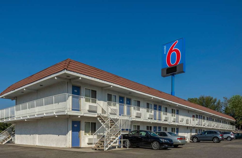 MOTEL 6 97 Photos & 83 Reviews 15711 Roscoe Blvd, North Hills, CA
