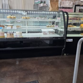 Farina Bakery - Display case - Bakeries Near Me - Portland, Oregon Farina Bakery - Display case - Bakeries Near Me - Portland, Oregon