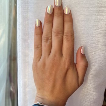 SB Nailbar - Short Oval holographic white - Nail Salons Near Me - Santa Barbara, California SB Nailbar - Short Oval holographic white - Nail Salons Near Me - Santa Barbara, California