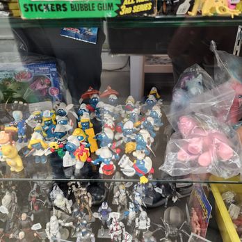 Americas Antique Mall Algonquin - At least they have more than one Smurfette - Antiques Near Me - Algonquin, Illinois Americas Antique Mall Algonquin - At least they have more than one Smurfette - Antiques Near Me - Algonquin, Illinois