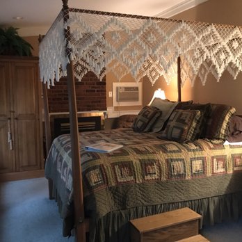 Genesee Country Inn - Skivington room - Bed & Breakfast Near Me - Mumford, New York