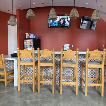 Tortas Ahogadas El Tio - Bar area - Mexican Near Me - Oakley, California