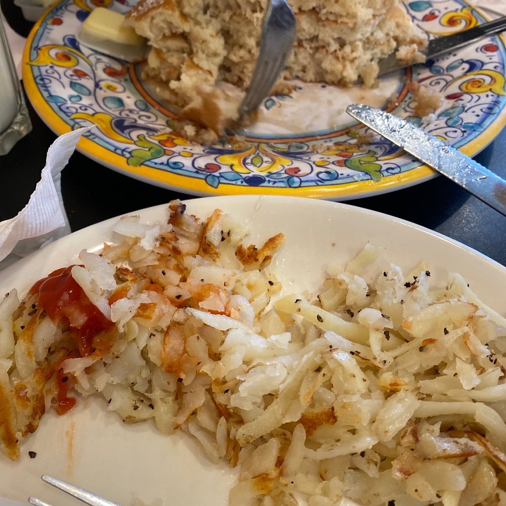 Yellowstone Grill - Tower of pancakes and hash browns - American Near Me - Gardiner, Montana Yellowstone Grill - Tower of pancakes and hash browns - American Near Me - Gardiner, Montana