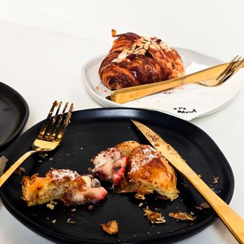 Early Bird Coffee - Almond croissant and Berry custard pastry - Coffee & Tea Near Me - San Antonio, Texas