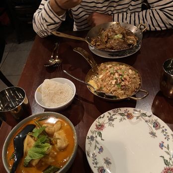 Laut - Malaysian Curry Pad See Ew Noodle Pineapple Fried Rice Lunch - Thai Near Me - New York, New York Laut - Malaysian Curry Pad See Ew Noodle Pineapple Fried Rice Lunch - Thai Near Me - New York, New York