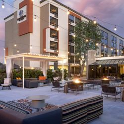The Cutting Board Restaurant & Bar - Cutting Board Courtyard Seating