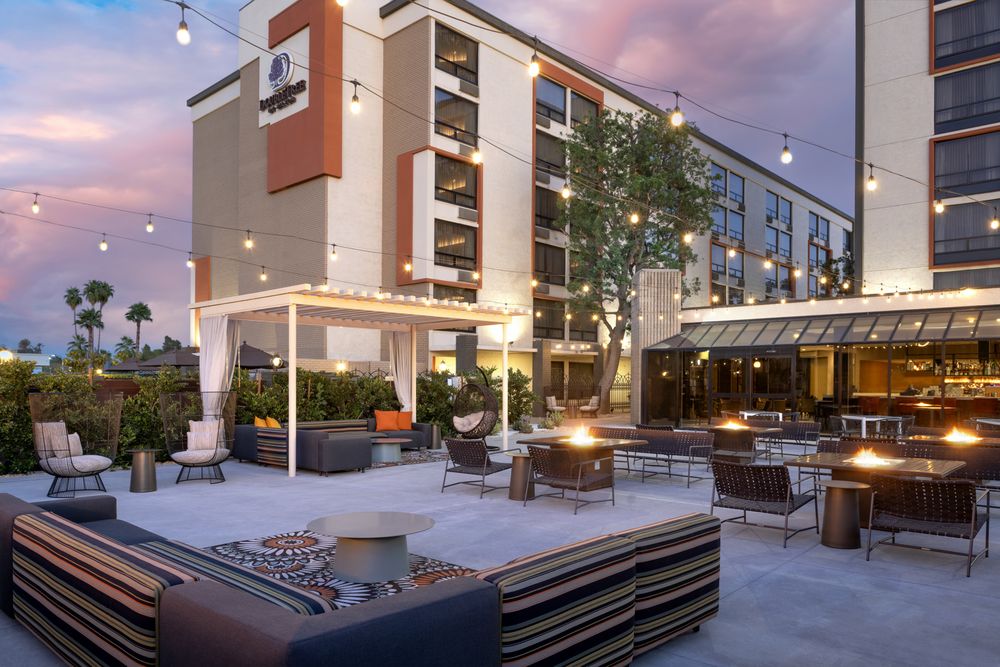 The Cutting Board Restaurant & Bar