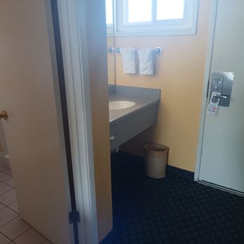 Monterey Bay Lodge - The front door, sink area. Older design but modern sink and faucet. - Hotels Near Me - Monterey, California Monterey Bay Lodge - The front door, sink area. Older design but modern sink and faucet. - Hotels Near Me - Monterey, California