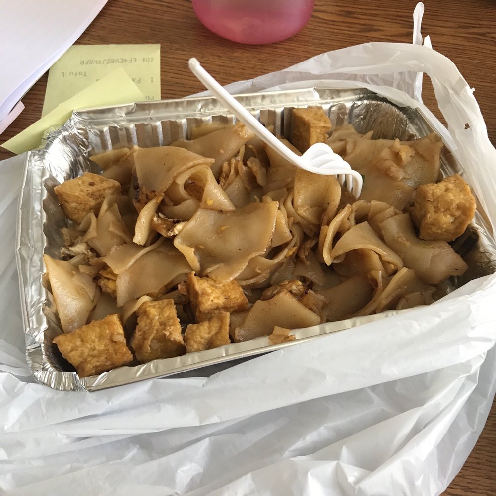 Thai Cafe - Pad see ew with tofu - Thai Near Me - Lynn, Massachusetts