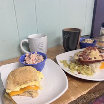 Biscuit Head - Gluten green classic. Sirarcha slaw. Fried bologna Benedict. And Jalapeno Pimento Cheese! - Cafes Near Me - Asheville, North Carolina Biscuit Head - Gluten green classic. Sirarcha slaw. Fried bologna Benedict. And Jalapeno Pimento Cheese! - Cafes Near Me - Asheville, North Carolina
