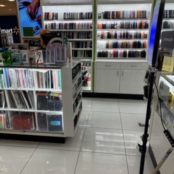 Mobile Snap - Inside - Mobile Phone Accessories Near Me - Mississauga, Ontario Mobile Snap - Inside - Mobile Phone Accessories Near Me - Mississauga, Ontario