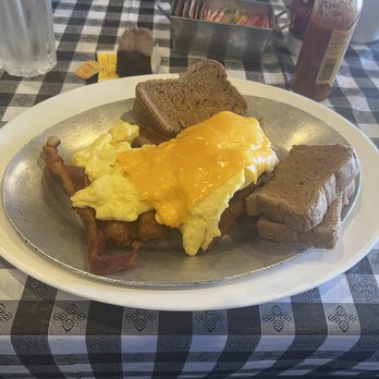 Sweet Mama's - Papa's Skillet - American Near Me - Stony Brook, New York