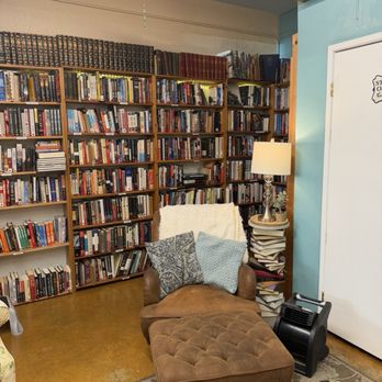 Beach Town Books - reading area - Used Bookstore Near Me - San Clemente, California Beach Town Books - reading area - Used Bookstore Near Me - San Clemente, California