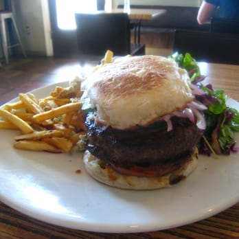 Public House Temecula - Kobe Burger Wellington - New American Near Me - Temecula, California