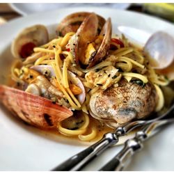 Cull 'N Pistol - Linguini with clams