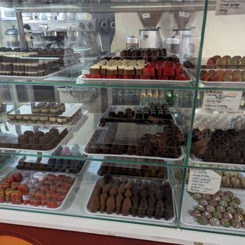 O Chocolatinho - Chocolate bombons - Cafes Near Me - Ribeira Grande, 20